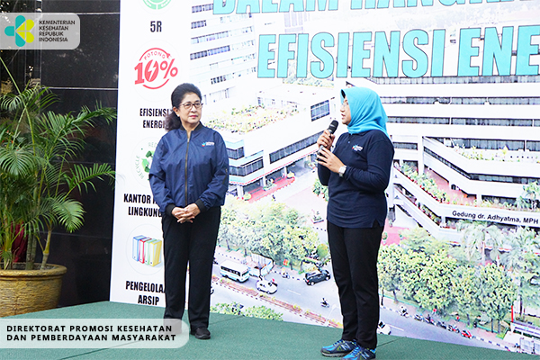 Kegiatan senam poco-poco bersama Menkes