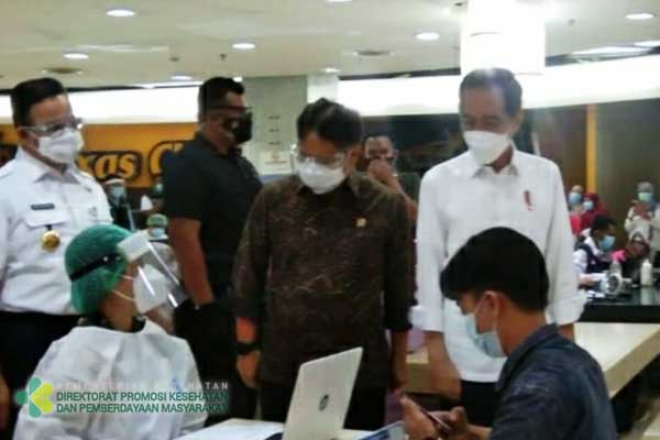 Vaksinasi Covid-19 Pedagang Pasar Tanah Abang