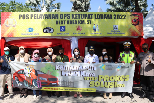 Kunjungan Dirjen Kesmas dan TGC Mudik Sehat 2022 di Rest Area KM57 Cikampek