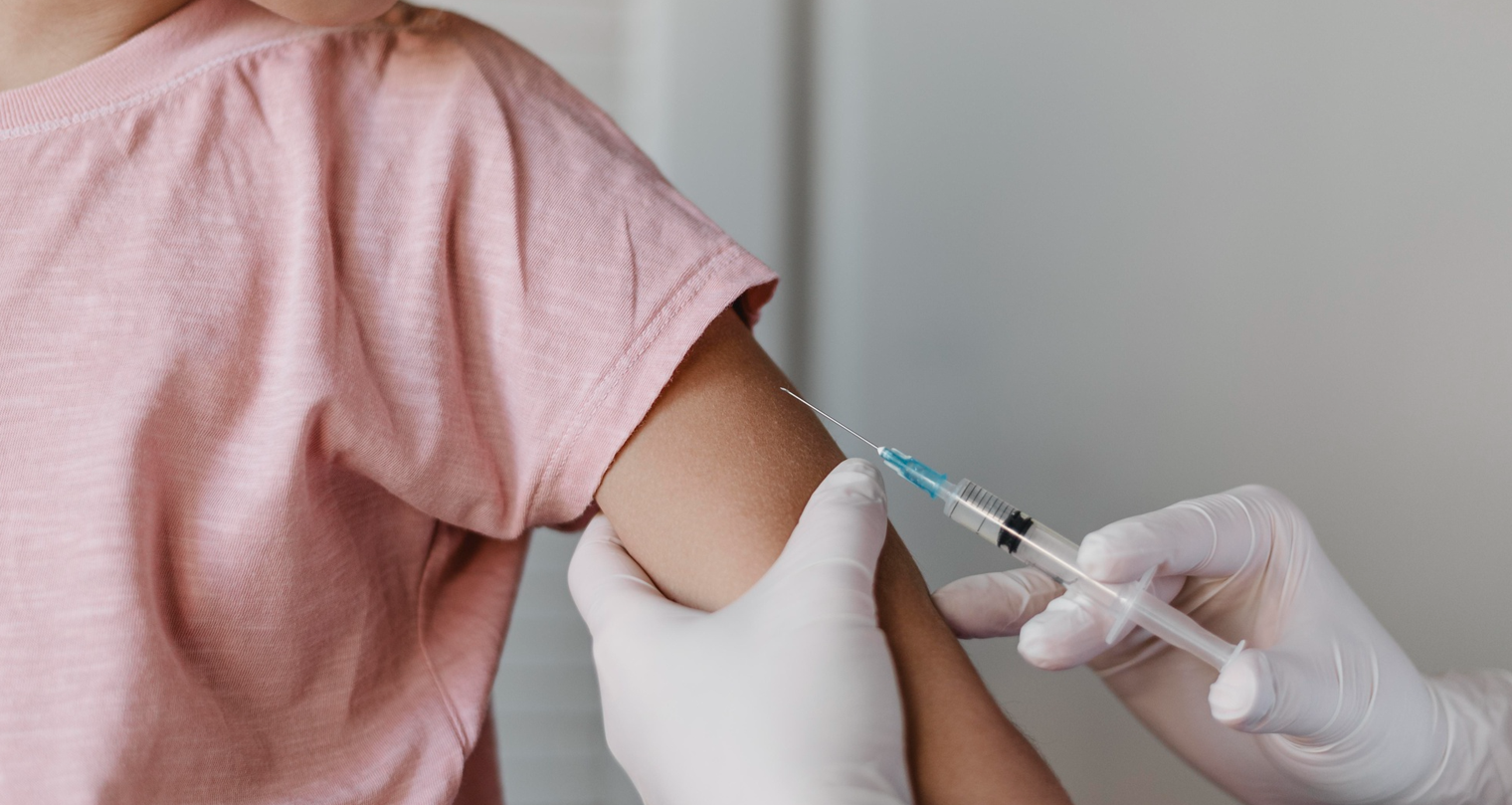 Imunisasi: "Perisai Ajaib" yang Bikin Hidupmu Tak Lagi Meredup