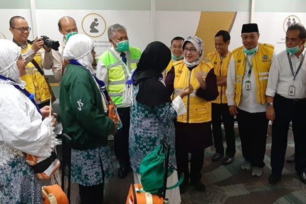 Menkes RI Menjemput Jemaah Haji di Bandara Soekarno-Hatta